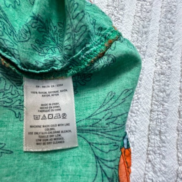 Anthropologie by Vanessa and Virginia Pintuck Floral Swing Top Green 3/4 Sleeve - Picture 3 of 8